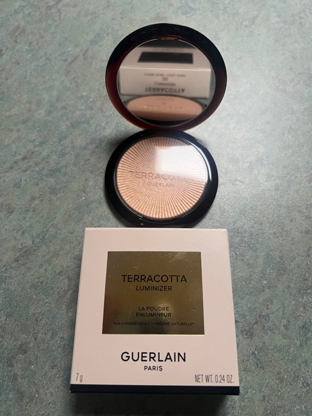 GUERLAIN Terracotta Luminizer Powder - in shade 00 cool Ivory